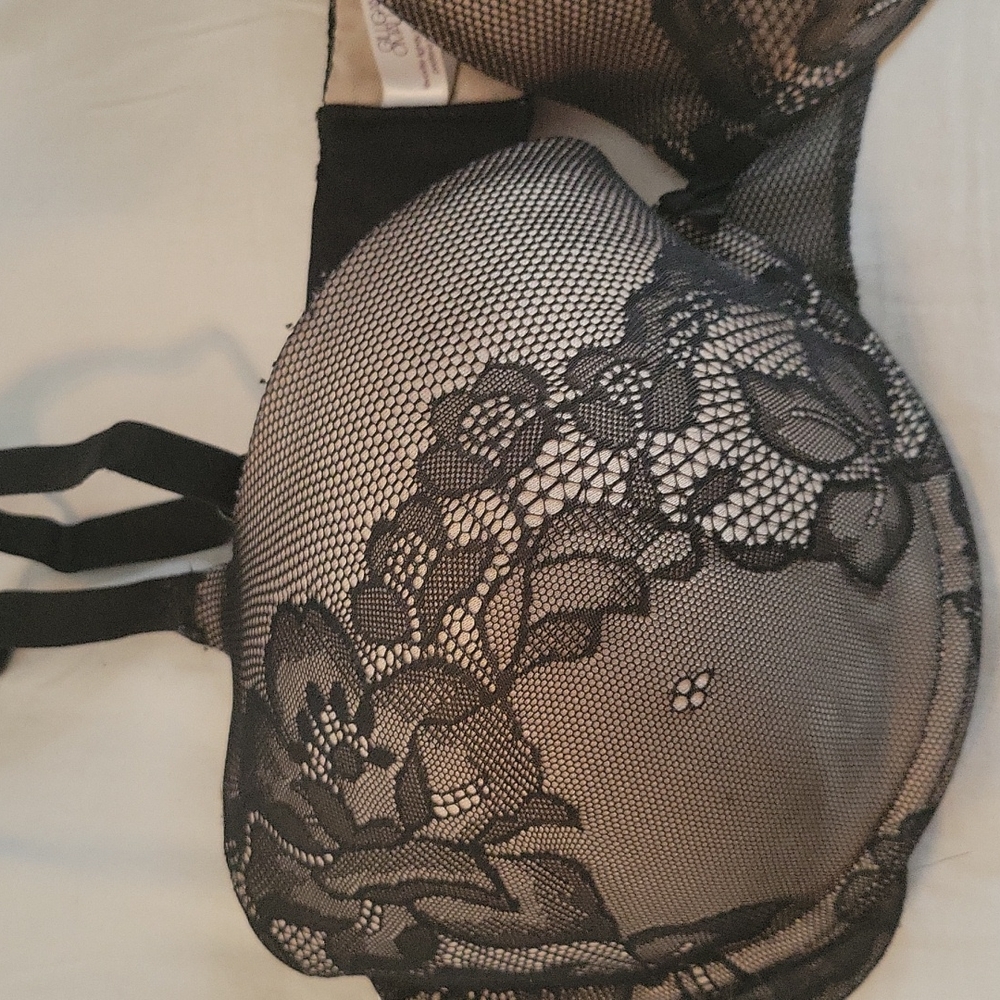 Black lace bra with underwire, EUC!🎊🎉 - Picture 3 of 10